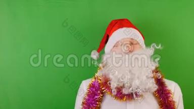 戴着圣诞老人`白胡子帽子的疯子，戴着绿色Chroma钥匙的2019年新年和圣诞节